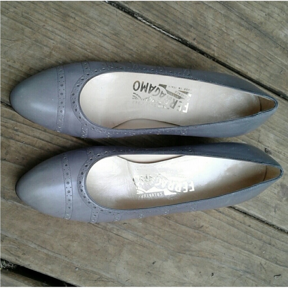 Vintage Ferragamo low heels